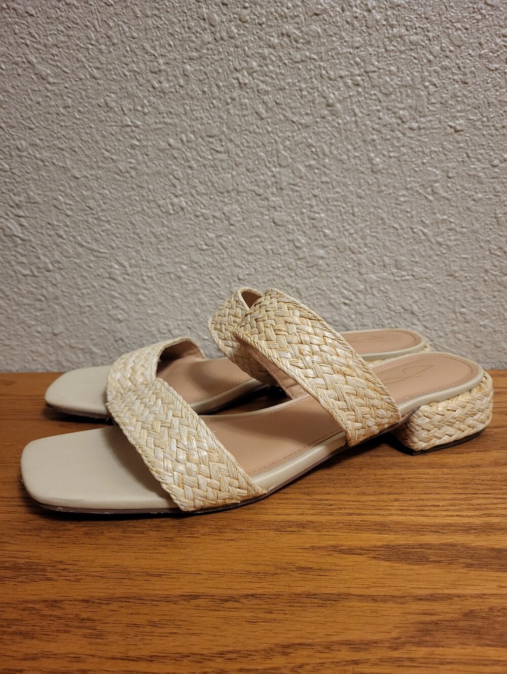 Joie Cream/Tan Woven Block Heel Niki Sandals Size 10W